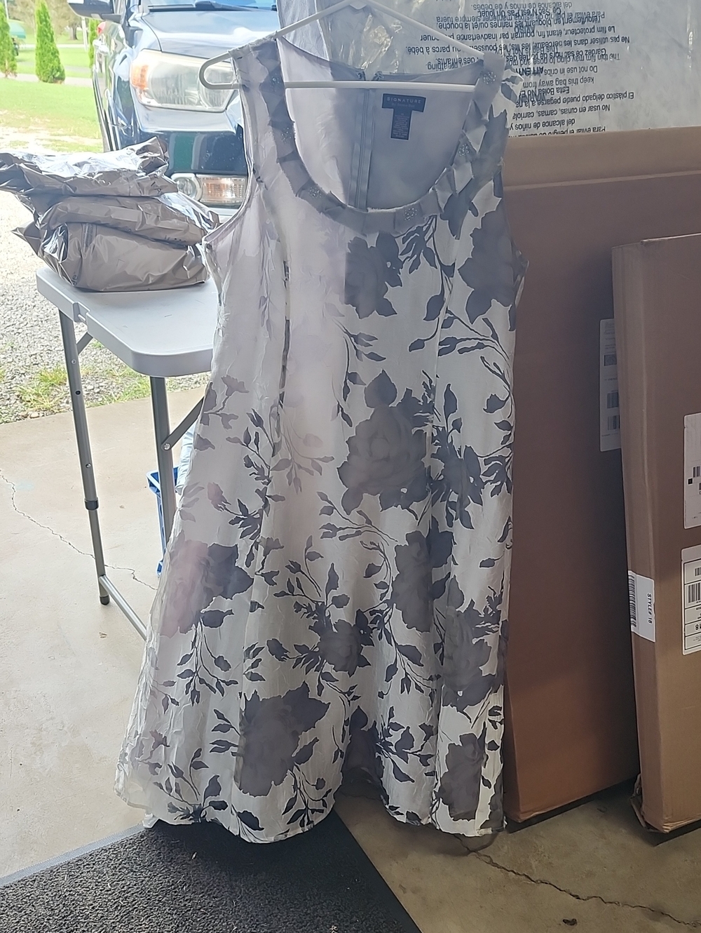 Signature Sleeveless Floral Midi Dress in White and Gray